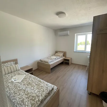 Vp Sobe Hostal *